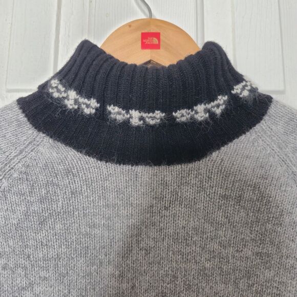 Talbots Gray and Black Cowl Neck Sweater with Penguin Design Vintage Size Large - Picture 4 of 5